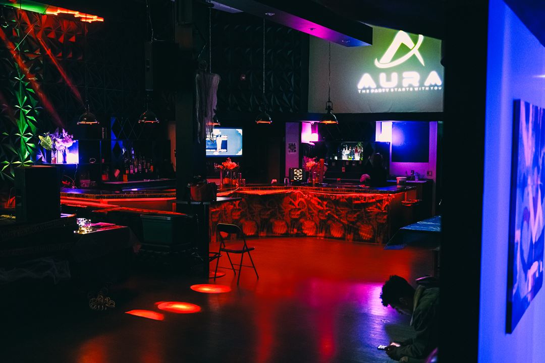 Aura - Stage & Bar